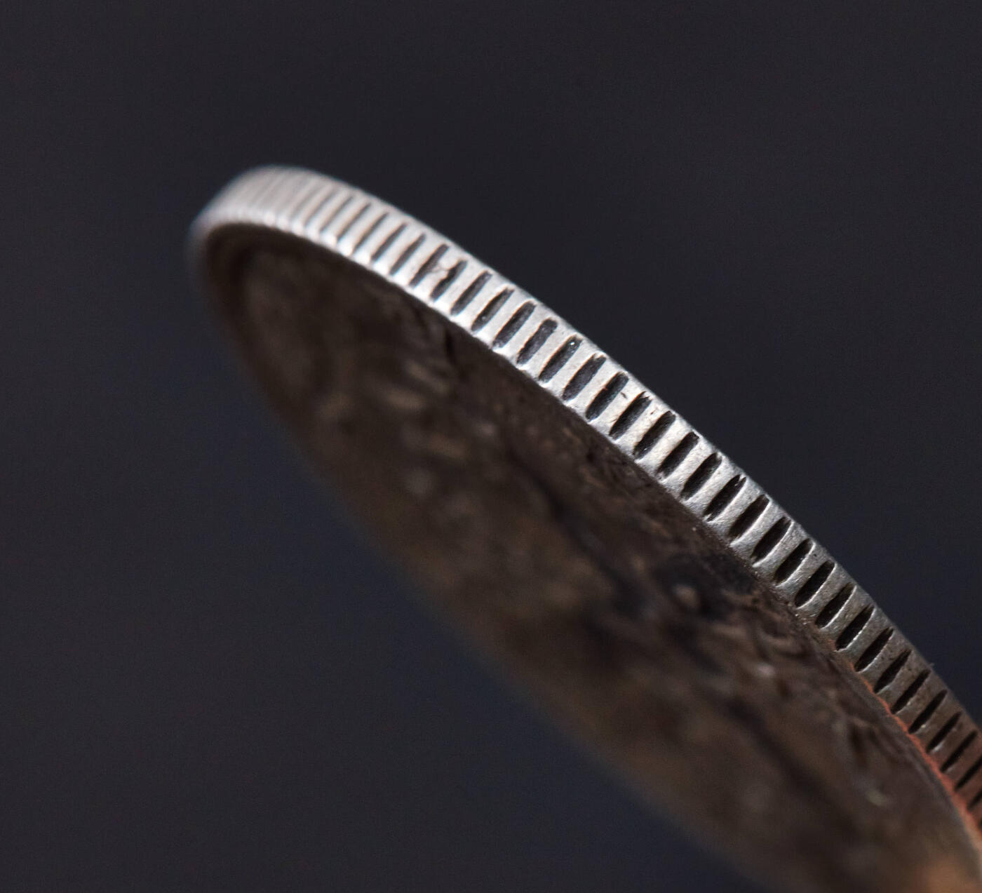 【俄甄集藏】2025年(044)11-12星期三晚 19:30 全场包邮 中国清代1904年奉天甲辰光绪元宝库平一钱四分四厘龙洋银币 ，原味老包浆，满龙鳞