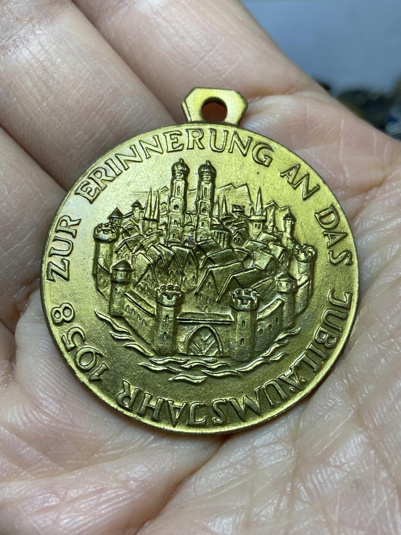 2025年第一百二十七场(总第一百五十三场）外国好品章牌、散币(免佣金)