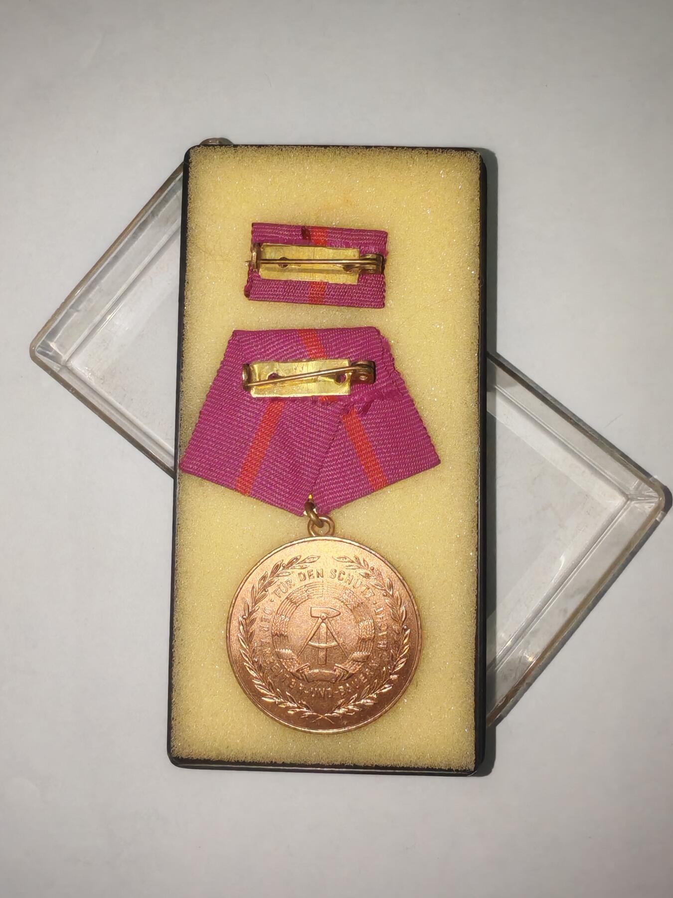 韵星假日精品2025秋季军品类拍卖会-- Rimey Holidays Boutique 2025 Autumn Militaria Sale 民主德国铜级忠诚服务奖章