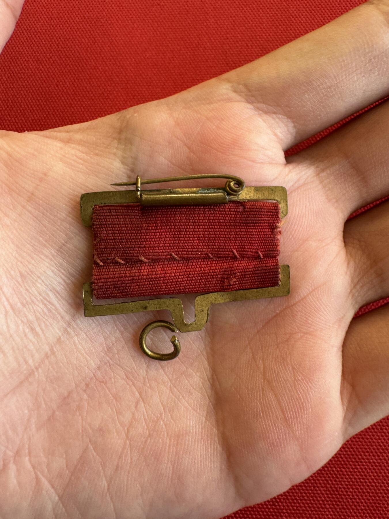 五哥徽章群   11号周二晚上八点4群联拍 上挂