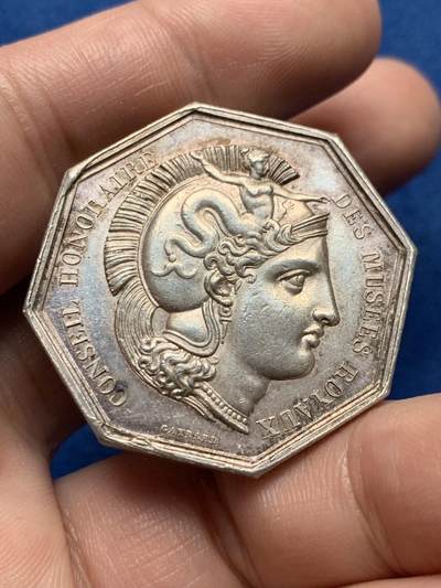 《竞宝斋》第437场 周日，周一2场连拍 （全场包邮） 法国查理十世头像皇家博物馆荣誉委员会八角银质代币，35MM，20.17克，早期无边铭，密涅瓦头像非常少见