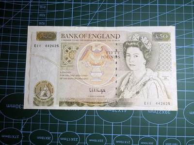 【炜奕收藏】，第五十期 - 英国D序列50镑，AU品相，有黄斑和针孔