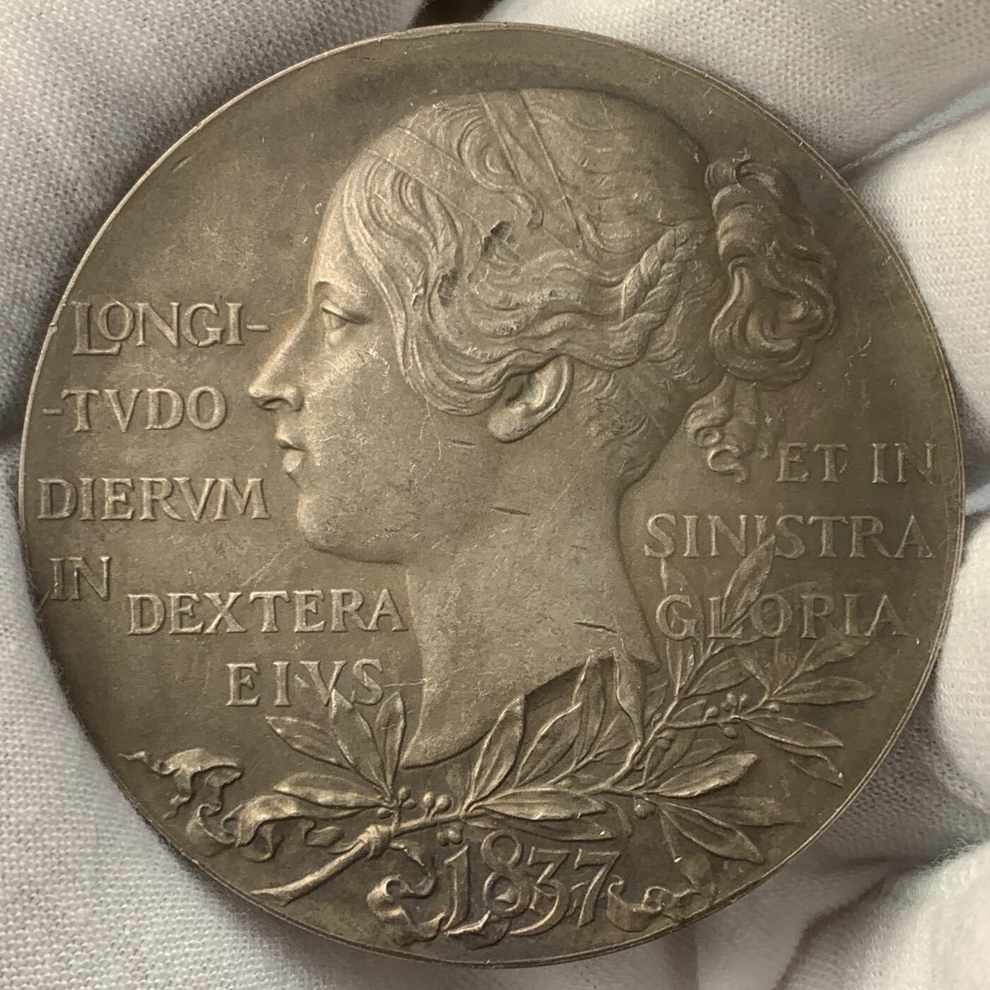 掌中浮雕-藏着的欧洲第041场 1897年英国女王登基60周年纪念银章, 55mm