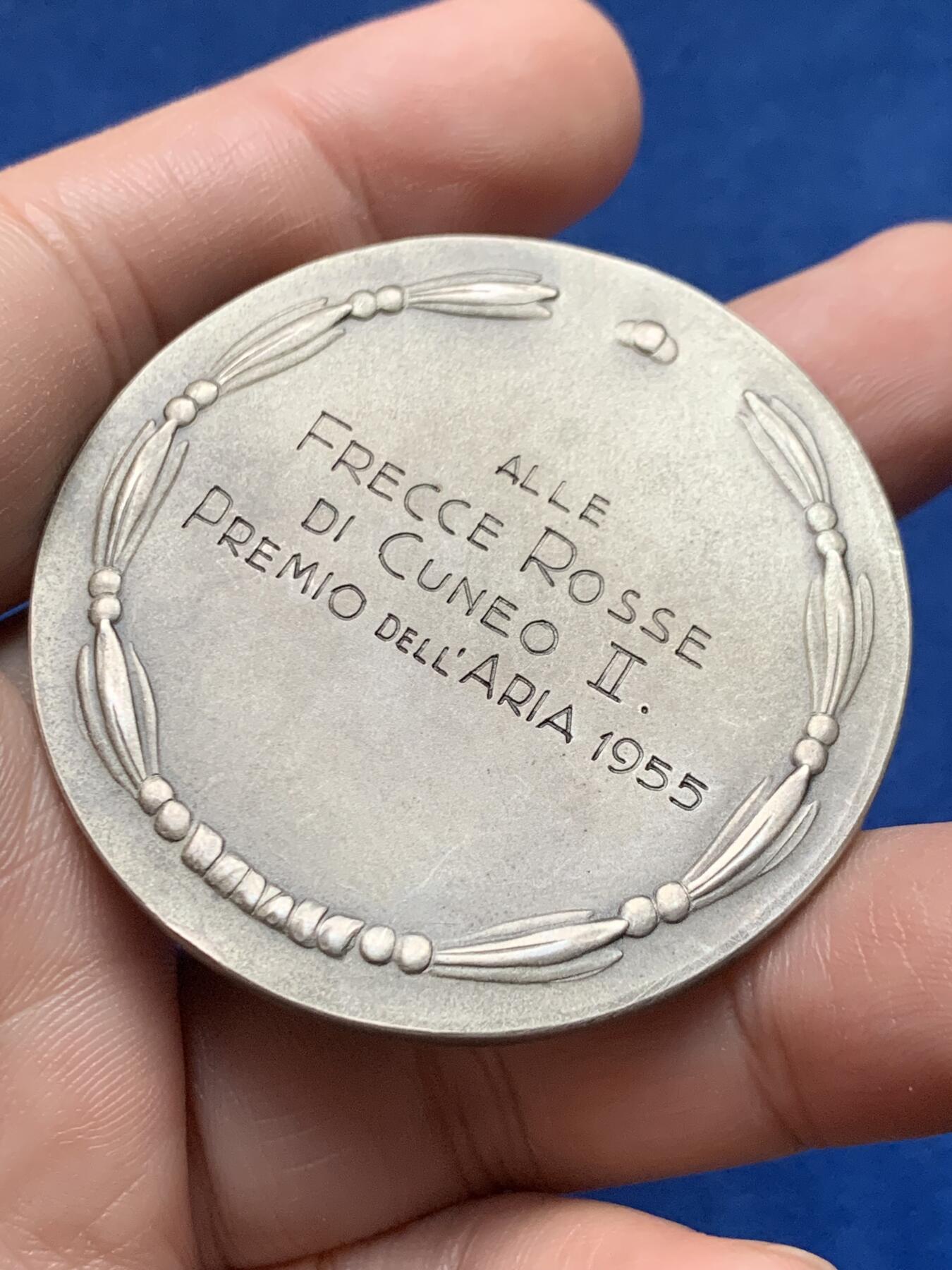 《竞宝斋》第437场 周日，周一2场连拍 （全场包邮） 罗马体育赛事纪念章 42.15克 49.2mm