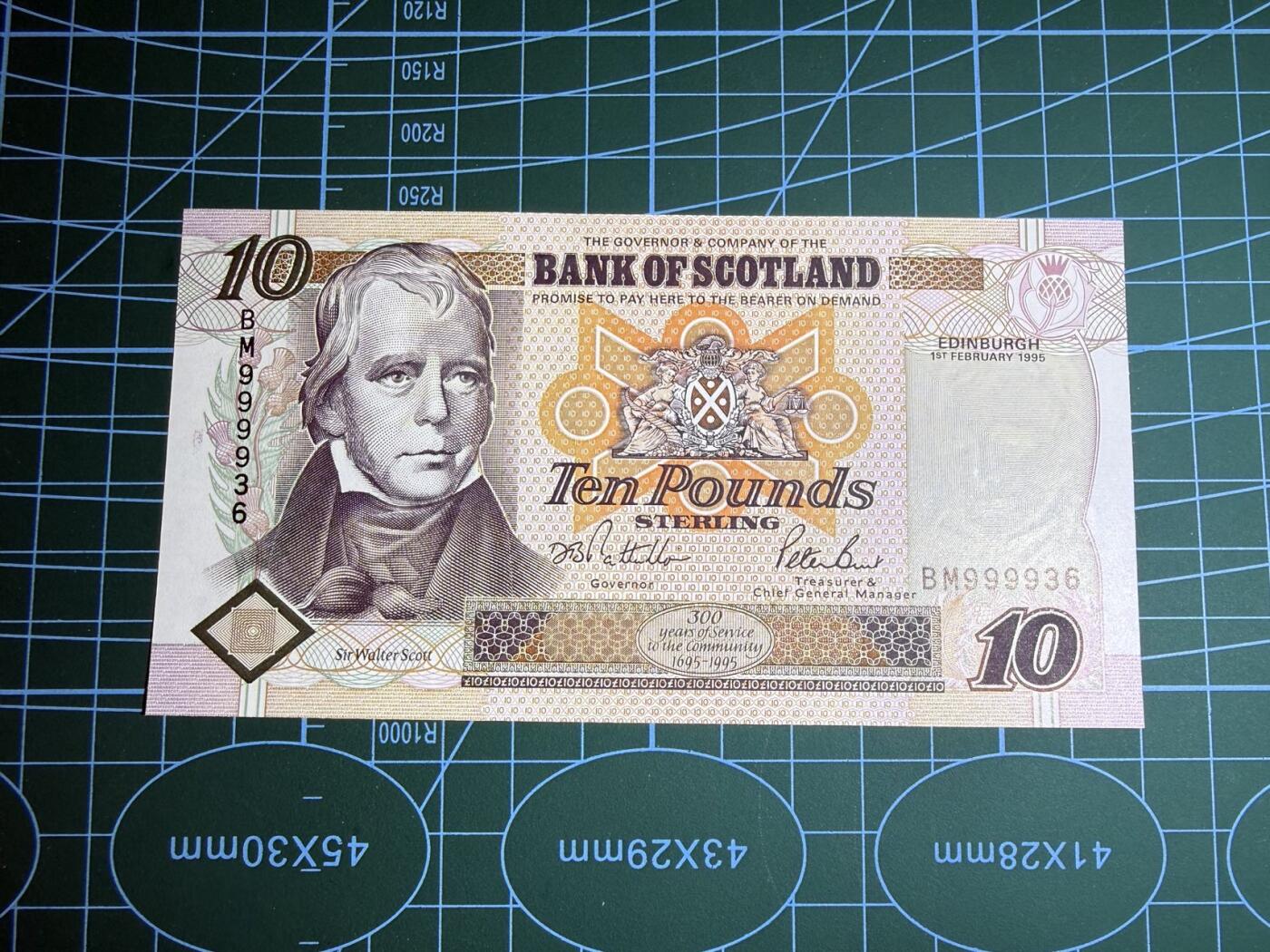 【炜奕收藏】，第五十期 1995年苏格兰银行10镑，UNC品相，号码无47狮子头，首发年关门号非常少见