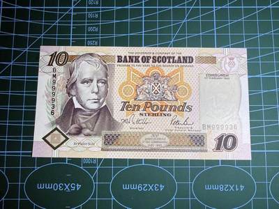 【炜奕收藏】，第五十期 - 1995年苏格兰银行10镑，UNC品相，号码无47狮子头，首发年关门号非常少见