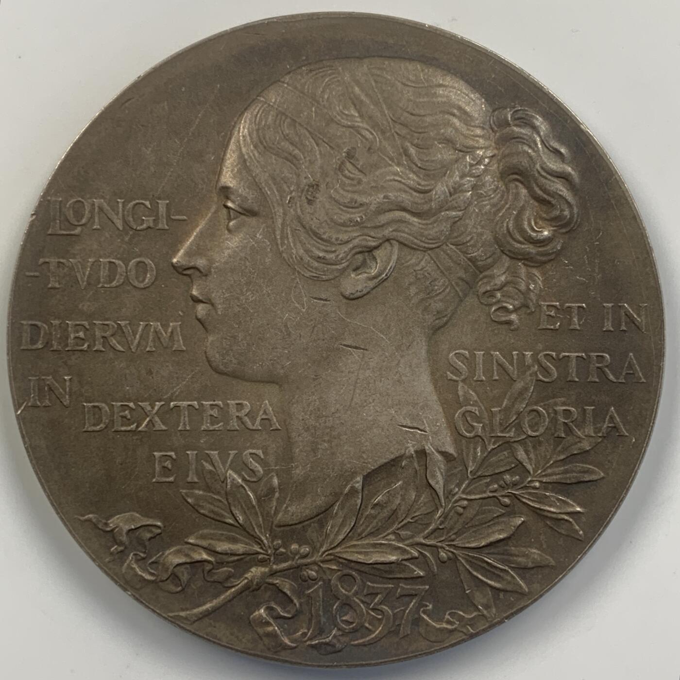 掌中浮雕-藏着的欧洲第041场 1897年英国女王登基60周年纪念银章, 55mm