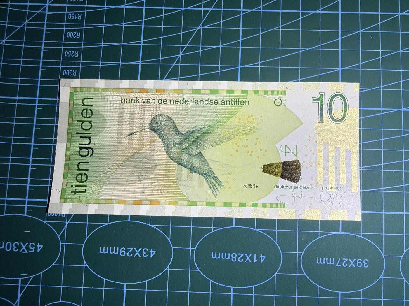 【炜奕收藏】，第五十期 2003年荷属安德烈斯10盾，UNC品相