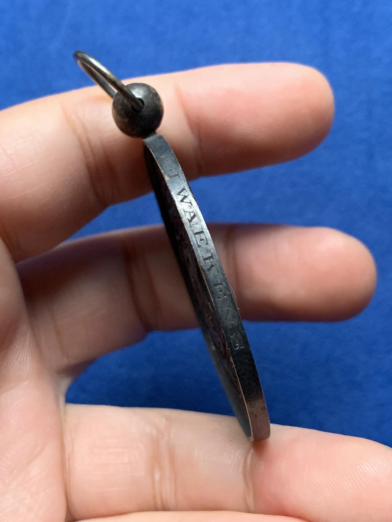 《竞宝斋》第437场 周日，周一2场连拍 （全场包邮） 1872年比利时布鲁塞尔七月节银质奖章 带环重约32.2克 47.5mm