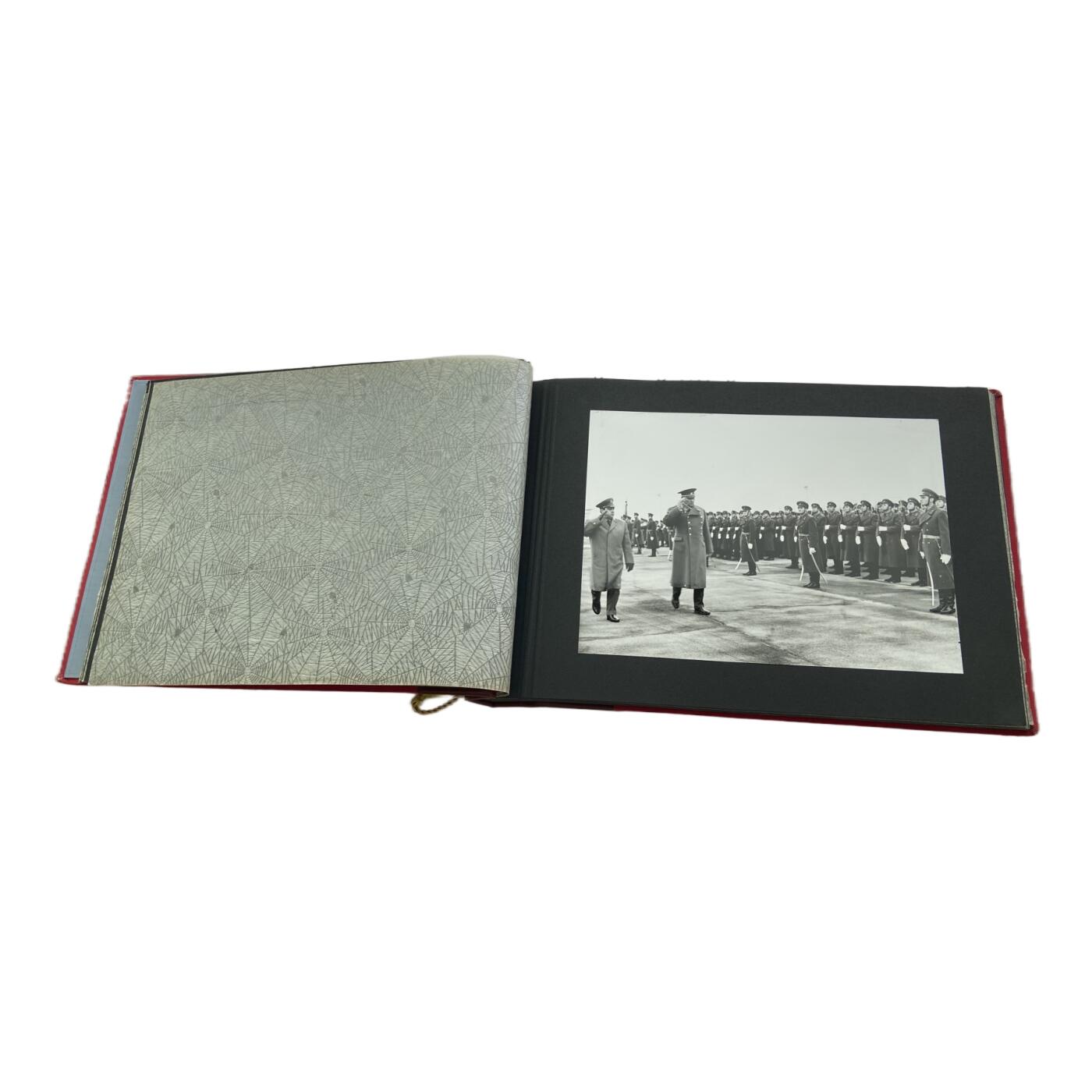 熹将军2025年秋冬小拍14 总55期 【撤拍，线下已售出】苏联国防部长格列奇科元帅旧物 匈方赠送格列奇科访问匈牙利人民共和国原片相册