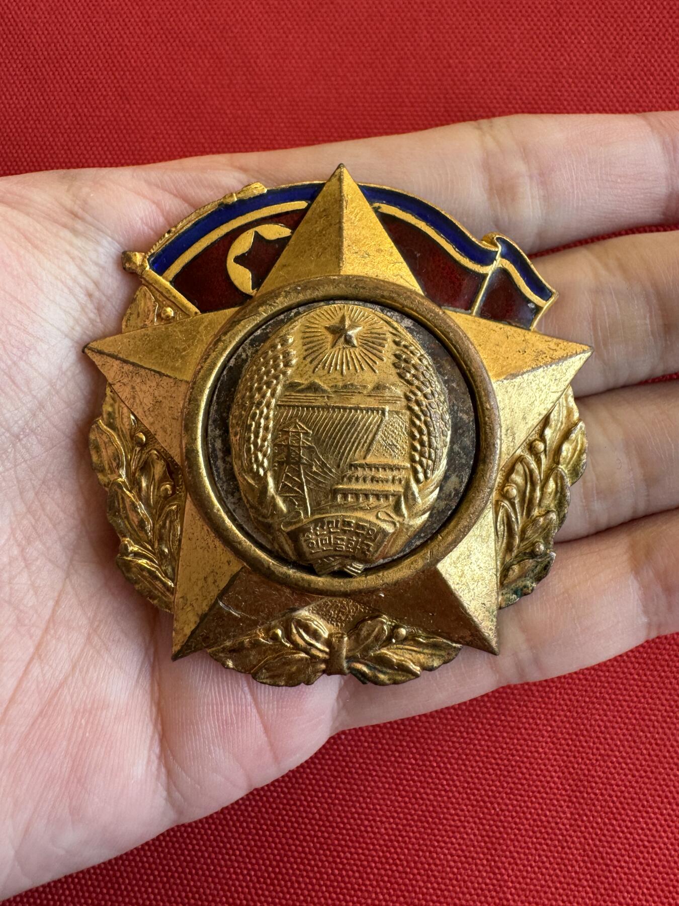 五哥徽章群   11号周二晚上八点4群联拍