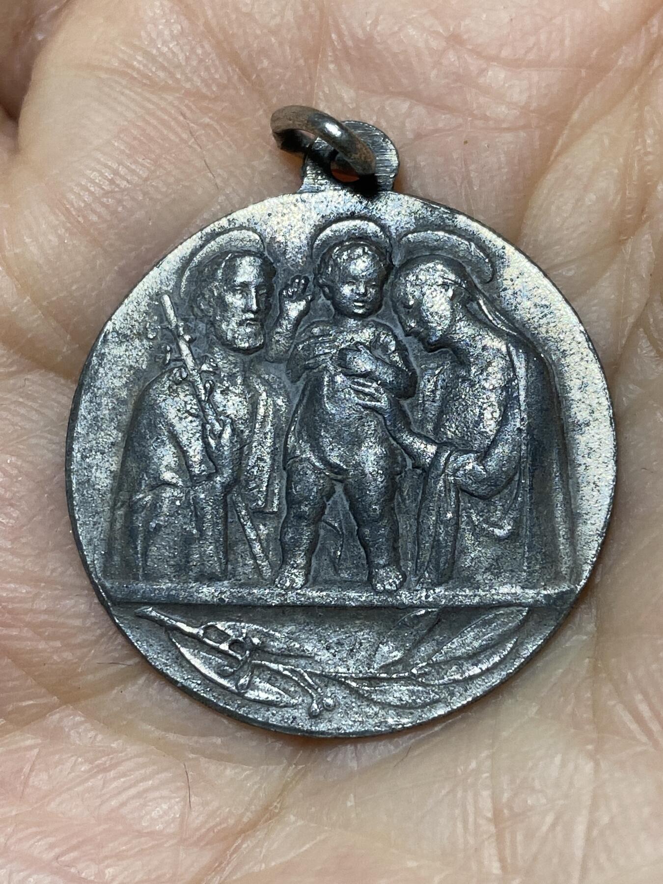 2025年第一百二十七场(总第一百五十三场）外国好品章牌、散币(免佣金) 梵蒂冈🇻🇦教皇庇护九世宗教章牌，重5.38克