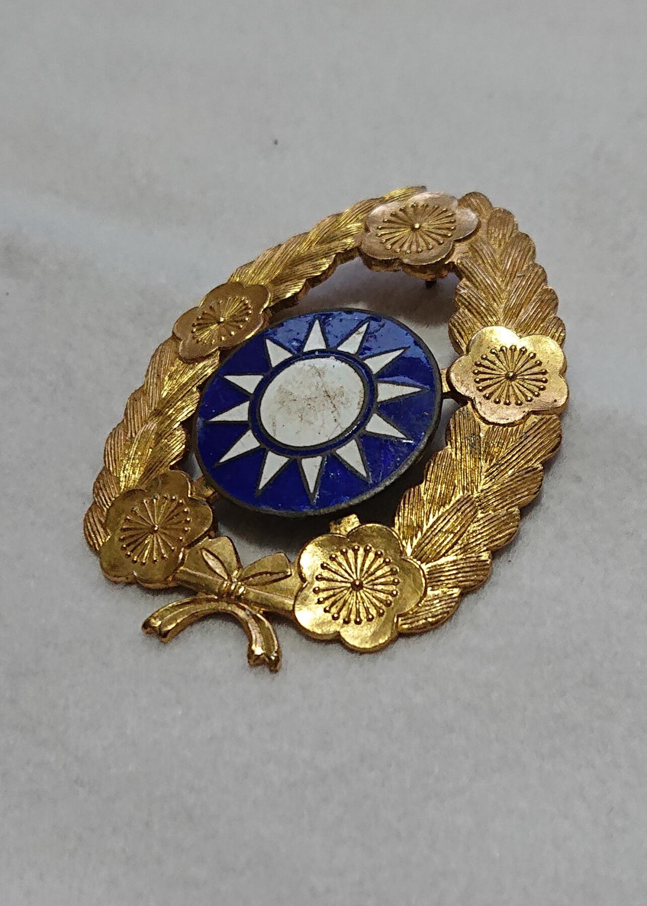 【第壹場】近代勋奖章徽章服饰杂项专场 民国时期陆军帽徽（铝质）