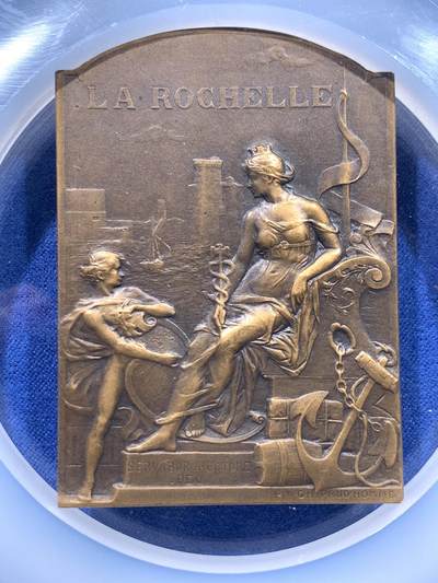 《竞宝斋》第437场 周日，周一2场连拍 （全场包邮） NGC MS65BN 超高分 G.H.Prud'Homme 普吕多姆  《法国拉罗谢尔市议会奖章》大铜章，少见品，45*63mm，丰饶角边铭，加大加厚盒。