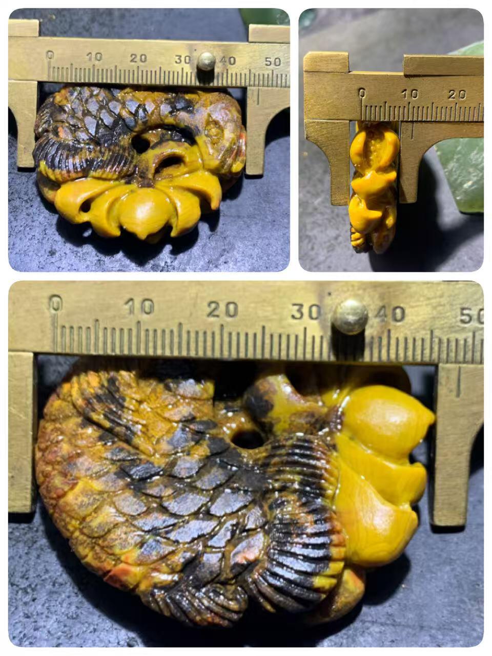 精美亚光战国红玛瑙手工俏色巧雕龙鱼莲花平安扣，（吊坠）一个