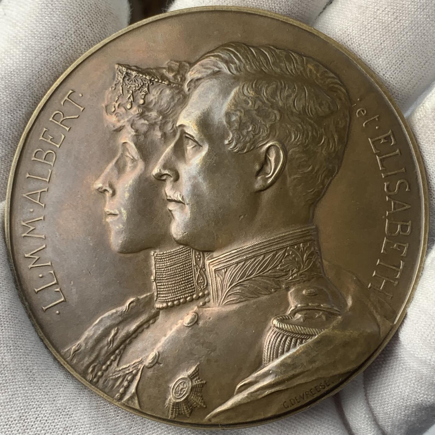 掌中浮雕-藏着的欧洲第041场 1910年比利时阿尔伯特伊丽莎白纪念铜章 ，70mm