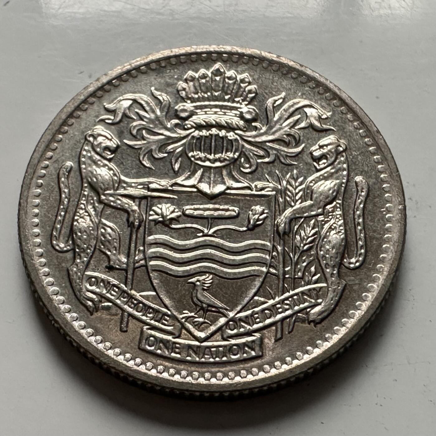 🌹外币初藏🌹🐯2025年第126场  每周二四六晚8️⃣点 接代拍 圭亚那1990年十分