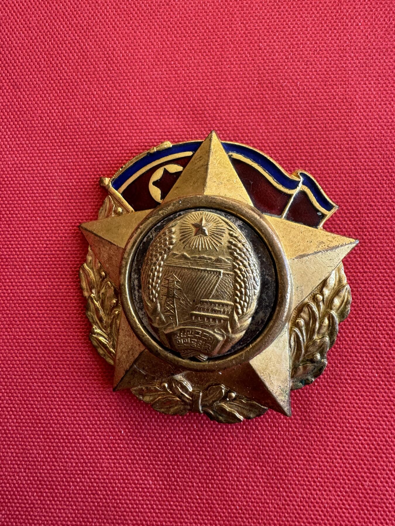 五哥徽章群   11号周二晚上八点4群联拍