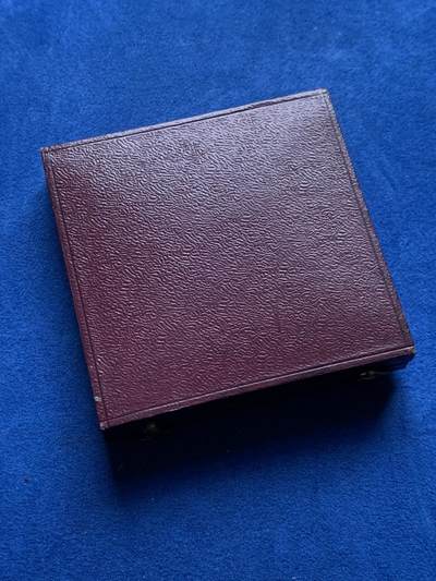 《竞宝斋》第437场 周日，周一2场连拍 （全场包邮） 名家名作 法兰西联盟纪念大铜章  1956年颁发 带盒 150.7克 67.8mm 丰饶角铜标