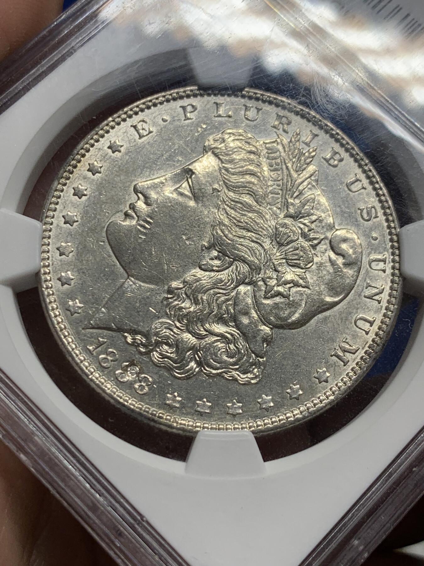 《竞宝斋》第437场 周日，周一2场连拍 （全场包邮） NGC AUD 1888年美国摩根银币 吉年摩根，1888年份处有方形特殊戳记，非常少见；