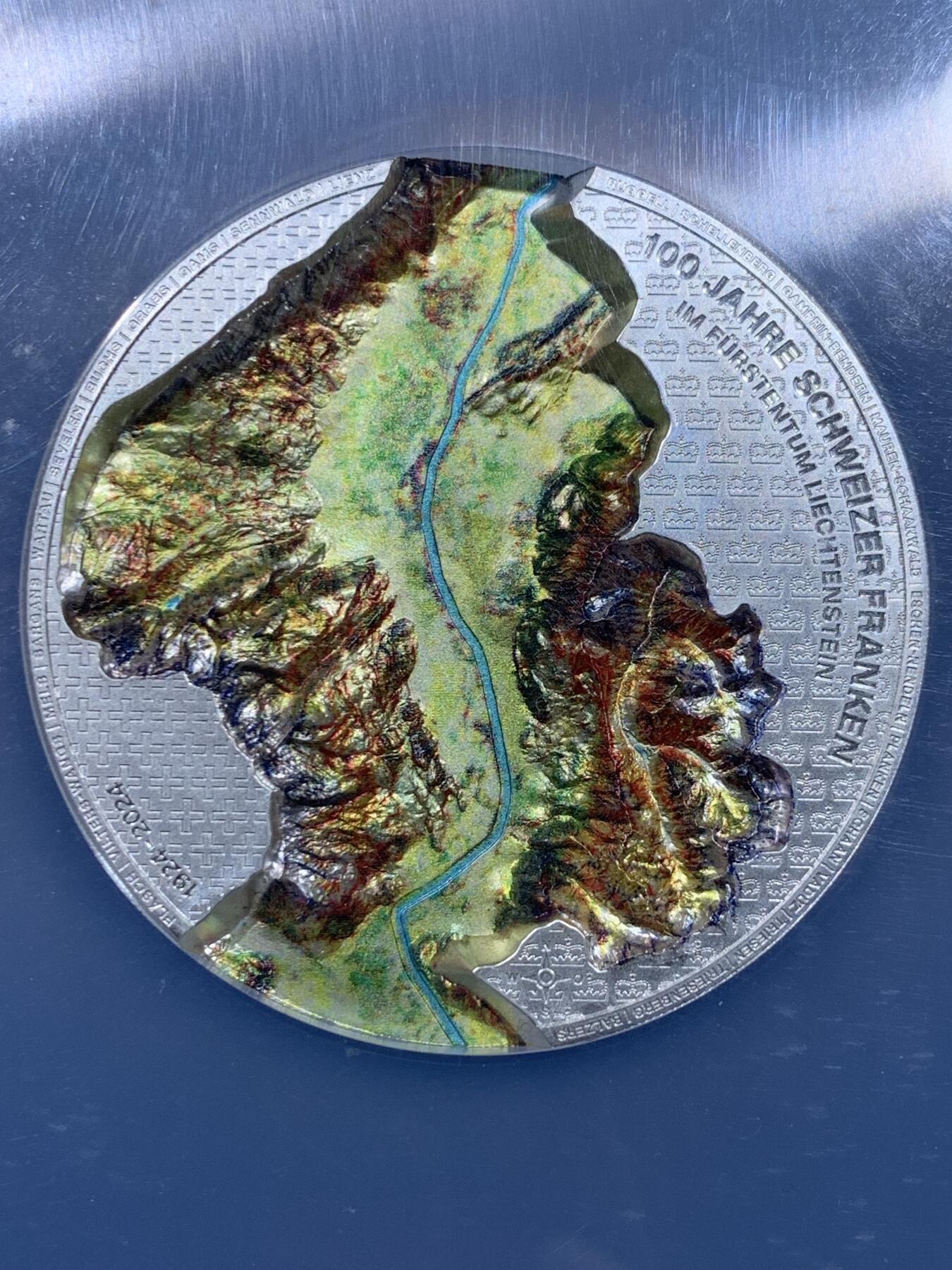 《竞宝斋》第437场 周日，周一2场连拍 （全场包邮） NGC MS70 列支敦士登2024年瑞士法郎诞生100周年 莱茵河谷 2盎司银币 首期蓝标 加大盒封装