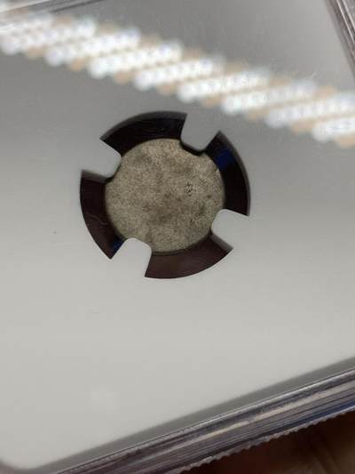 《竞宝斋》第437场 周日，周一2场连拍 （全场包邮） NGC MS61 柬埔寨1847年红鸟2Pe银币 小哈姆萨神鸟 原始味道 图案深打 规整打制 好品相小精品