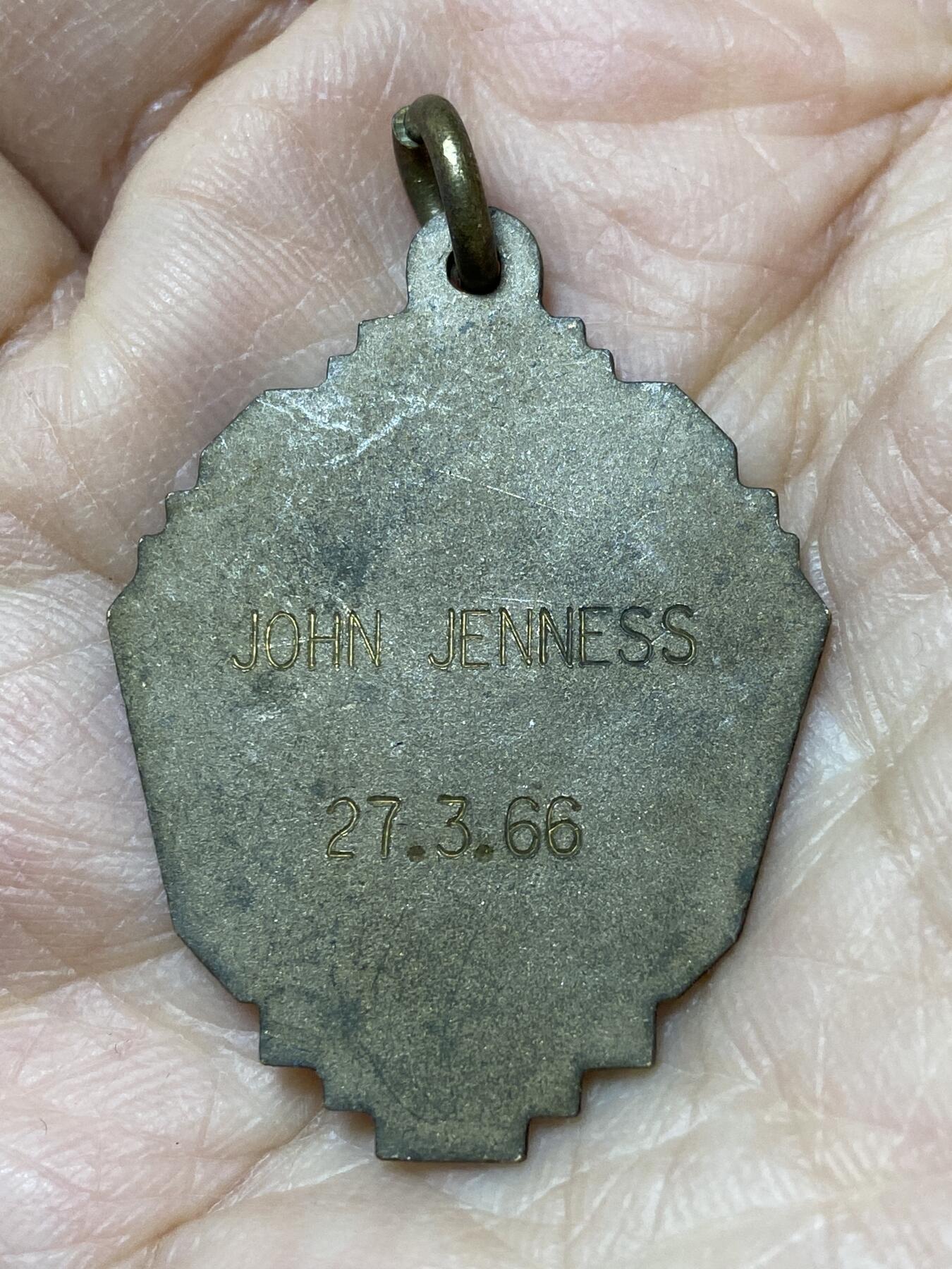 2025年第一百二十七场(总第一百五十三场）外国好品章牌、散币(免佣金) 国际舞蹈教师协会奖牌(1966年3月27日授予JOHN JENNESS)，重8.9克