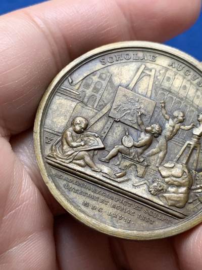 《竞宝斋》第437场 周日，周一2场连拍 （全场包邮） 法国路易十四像-绘画与雕塑学院铜章 32.4克 41mm 早期无边铭