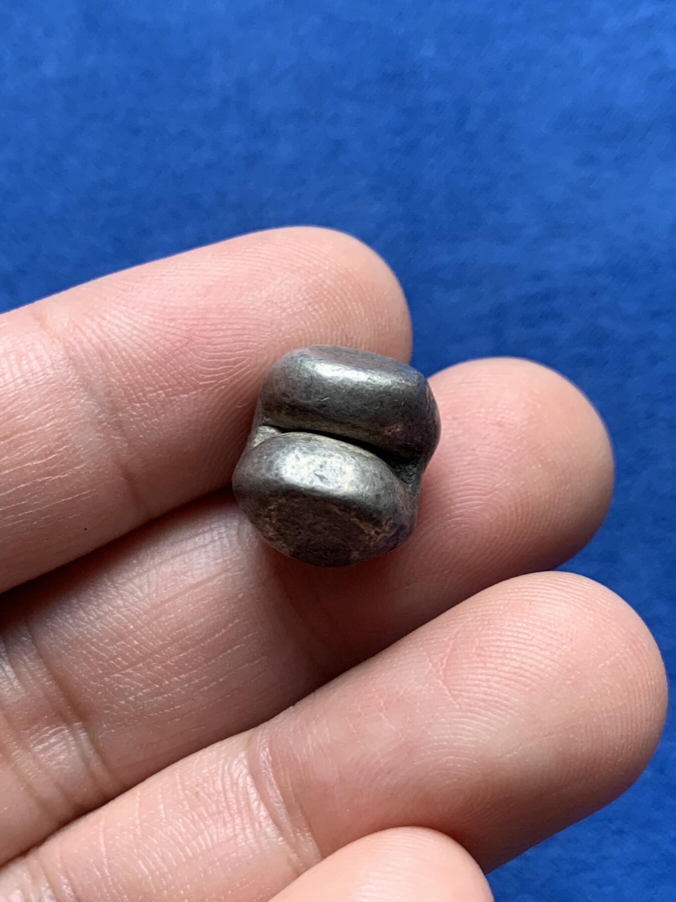 《竞宝斋》第437场 周日，周一2场连拍 （全场包邮） 泰国屁股锭 子弹银 14.4克 细节见图