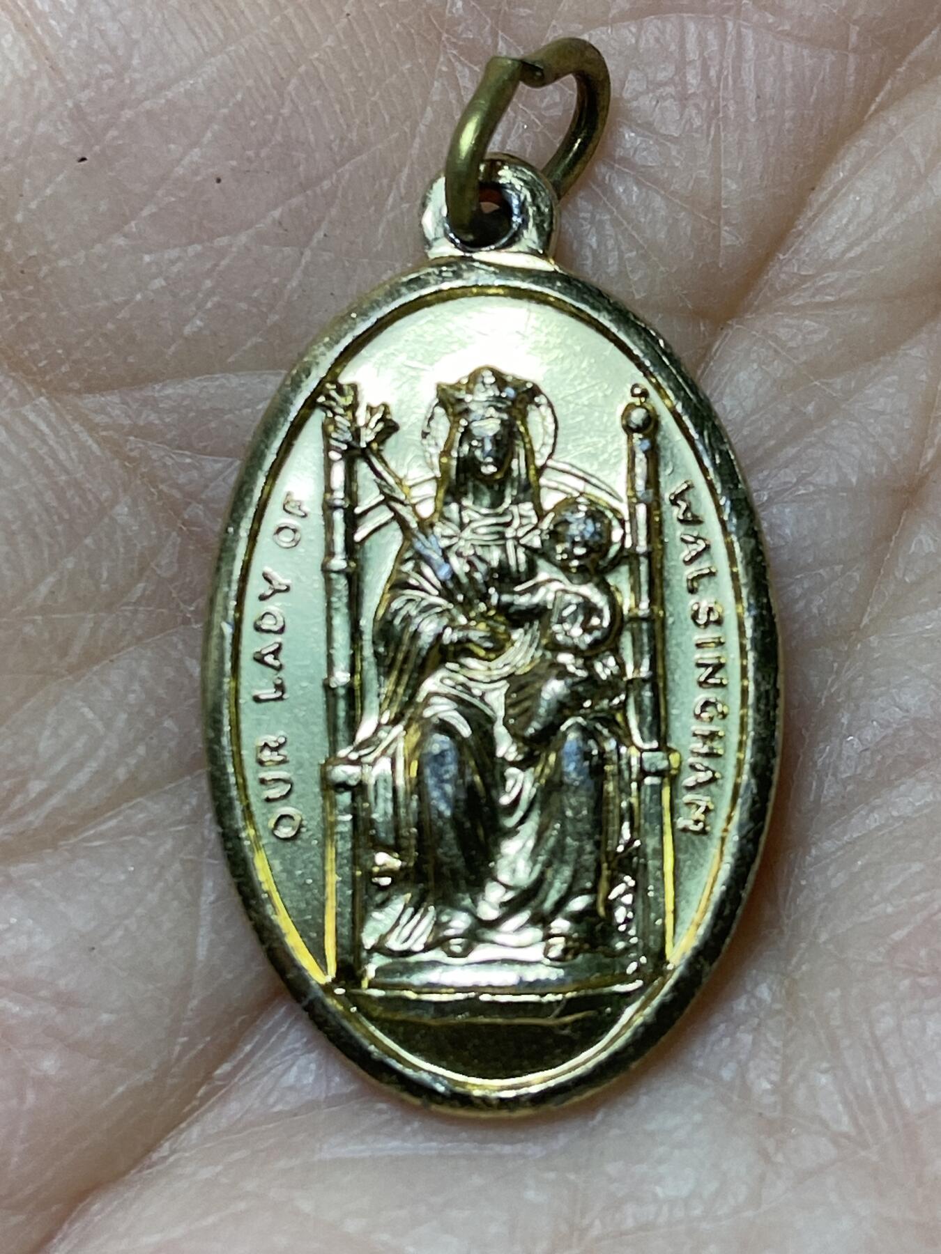 2025年第一百二十七场(总第一百五十三场）外国好品章牌、散币(免佣金) 英国🇬🇧沃尔辛厄姆圣母主题的宗教纪念牌，重1克