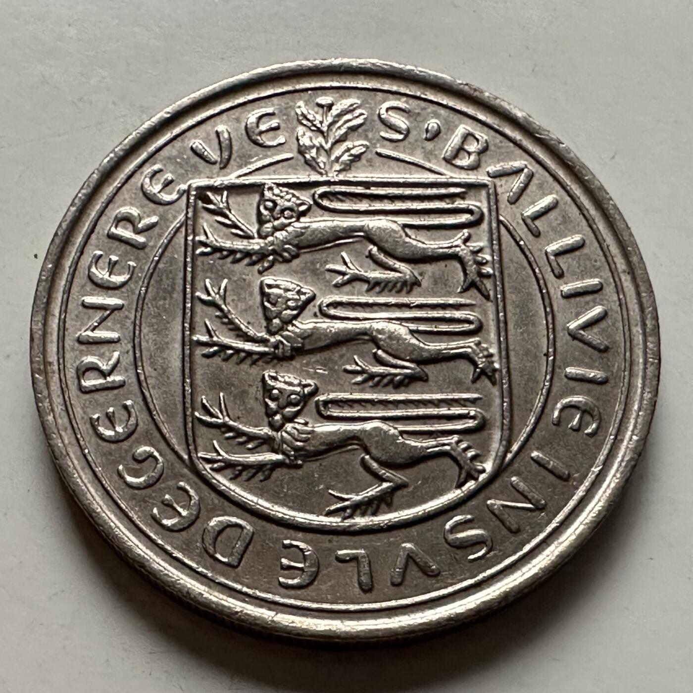 🌹外币初藏🌹🐯2025年第126场  每周二四六晚8️⃣点 接代拍 根西岛1979年10便士
