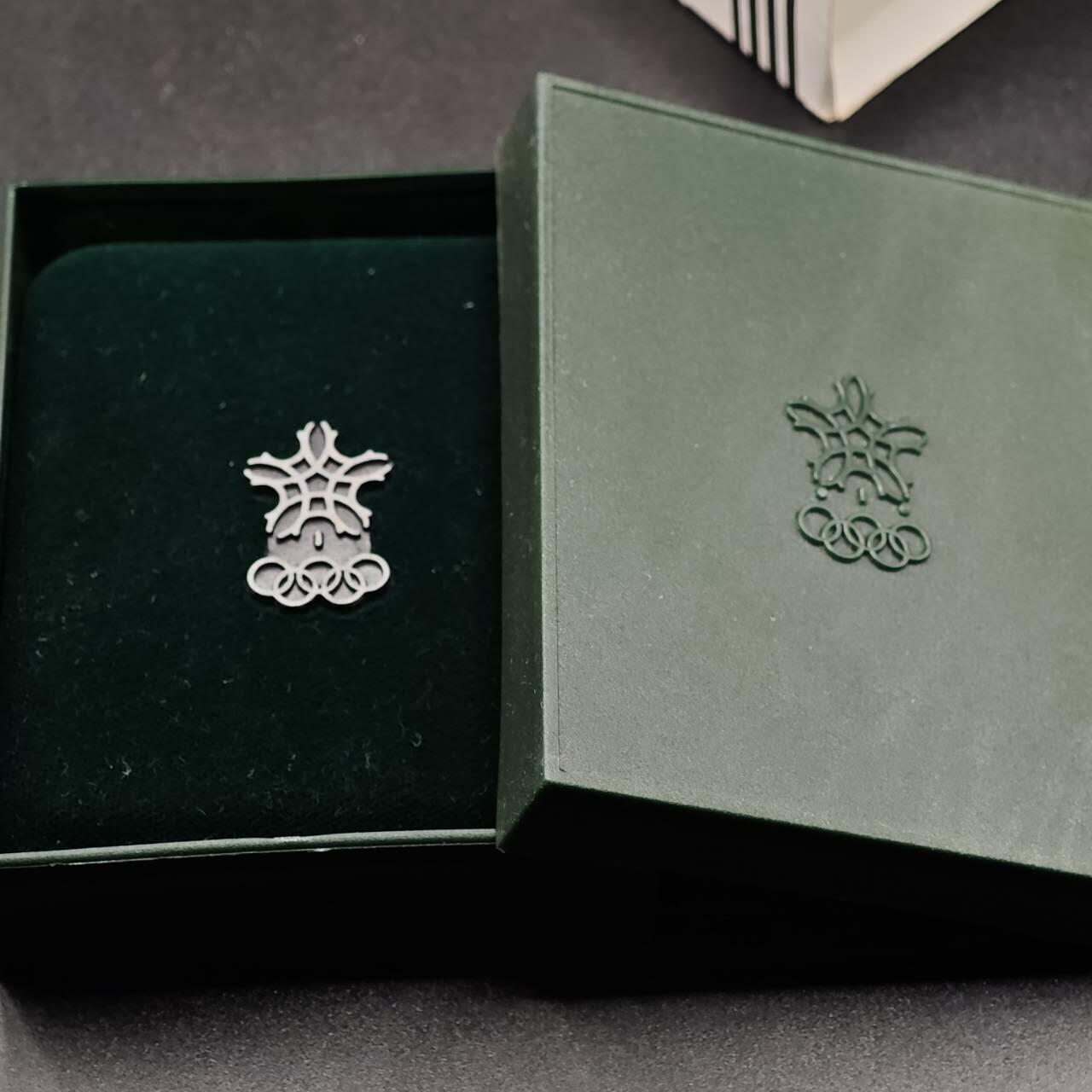 【淘币小摊】实时拍第七百九十五拍   银币套币场   满百包邮可预留二周 每周一统一发货   加拿大1988年卡尔加里冬奥会20元精制银原盒原证币 重34.107克925银 银价347