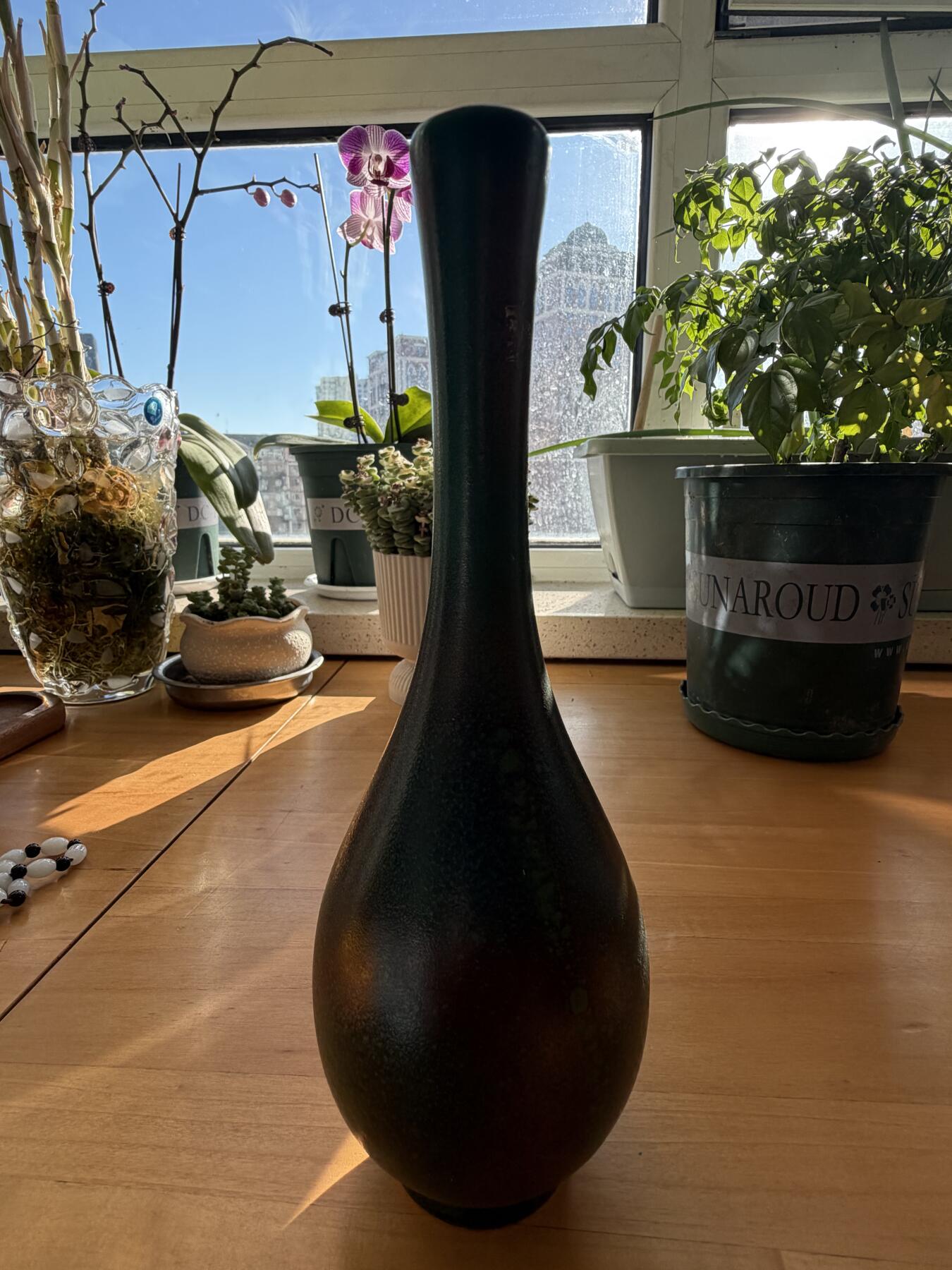 海外回流精品拍卖11.16 原木盒日本回流花瓶-高23cm