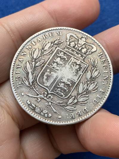 《竞宝斋》第437场 周日，周一2场连拍 （全场包邮） 英国1844年维多利亚女王年轻头像1克朗银币