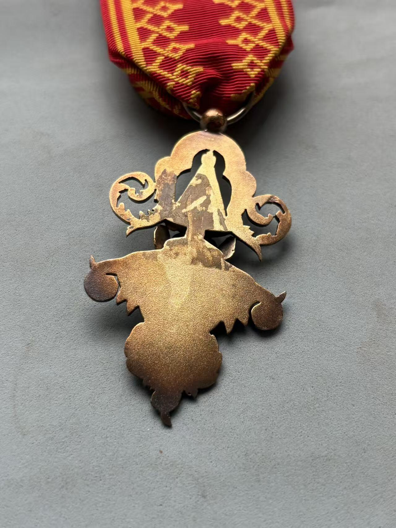 盛世勋华——号角文化勋章邮票专场拍卖第288期 老挝王国军官级万象及白伞勋章 带原盒 法国定制版 银制 少见