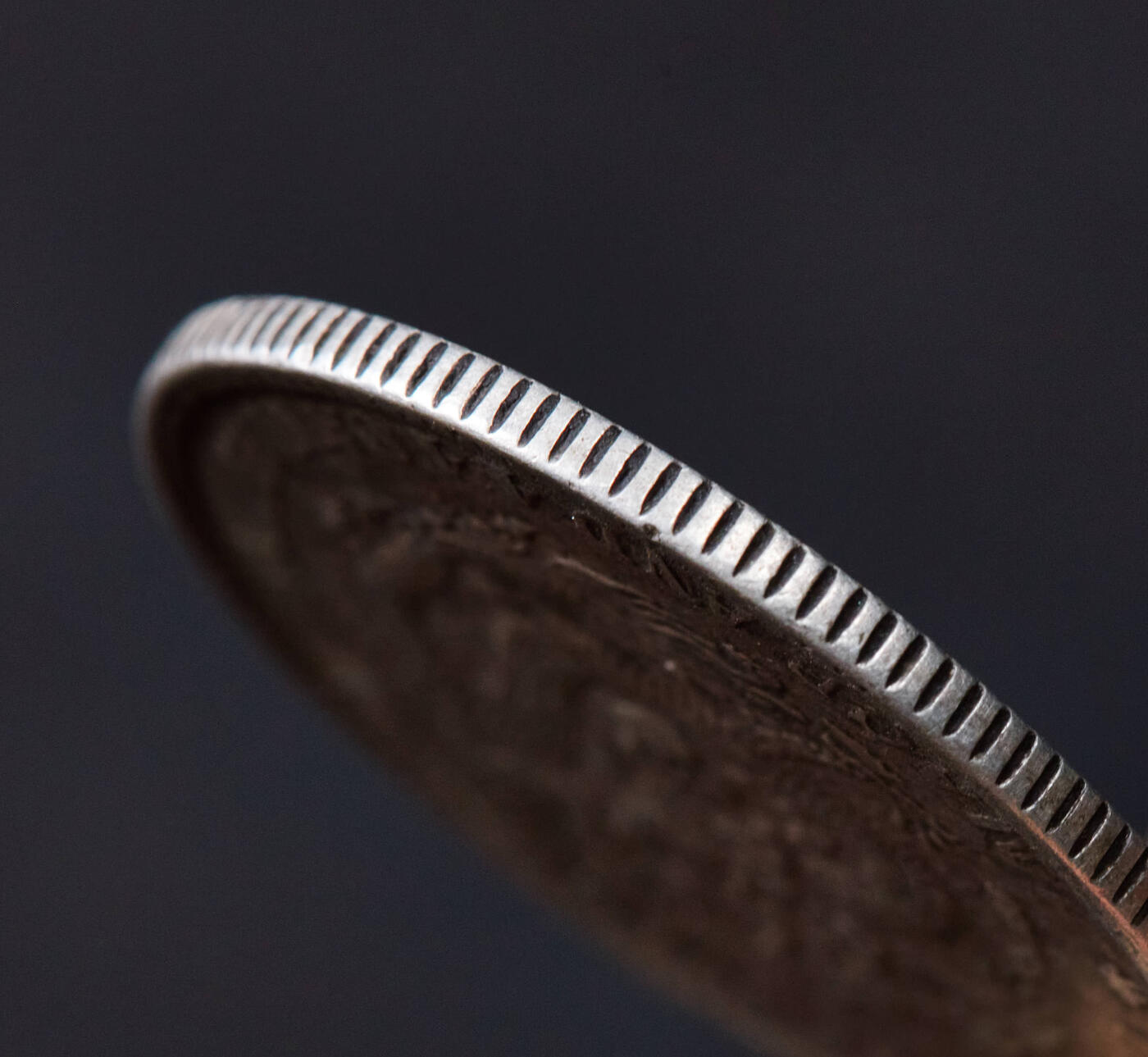 【俄甄集藏】2025年(044)11-12星期三晚 19:30 全场包邮 中国清代1904年奉天甲辰光绪元宝库平一钱四分四厘龙洋银币 ，原味老包浆，满龙鳞