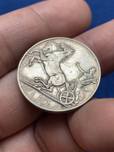 《竞宝斋》第437场 周日，周一2场连拍 （全场包邮） 意大利1927年维托里奥-埃马努埃莱三世头像10里拉 马车经典图案