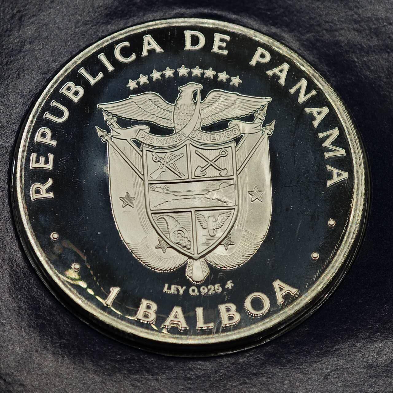 【淘币小摊】实时拍第七百九十五拍   银币套币场   满百包邮可预留二周 每周一统一发货   巴拿马1977年1B精制银币重26.73克925银 纯银价272