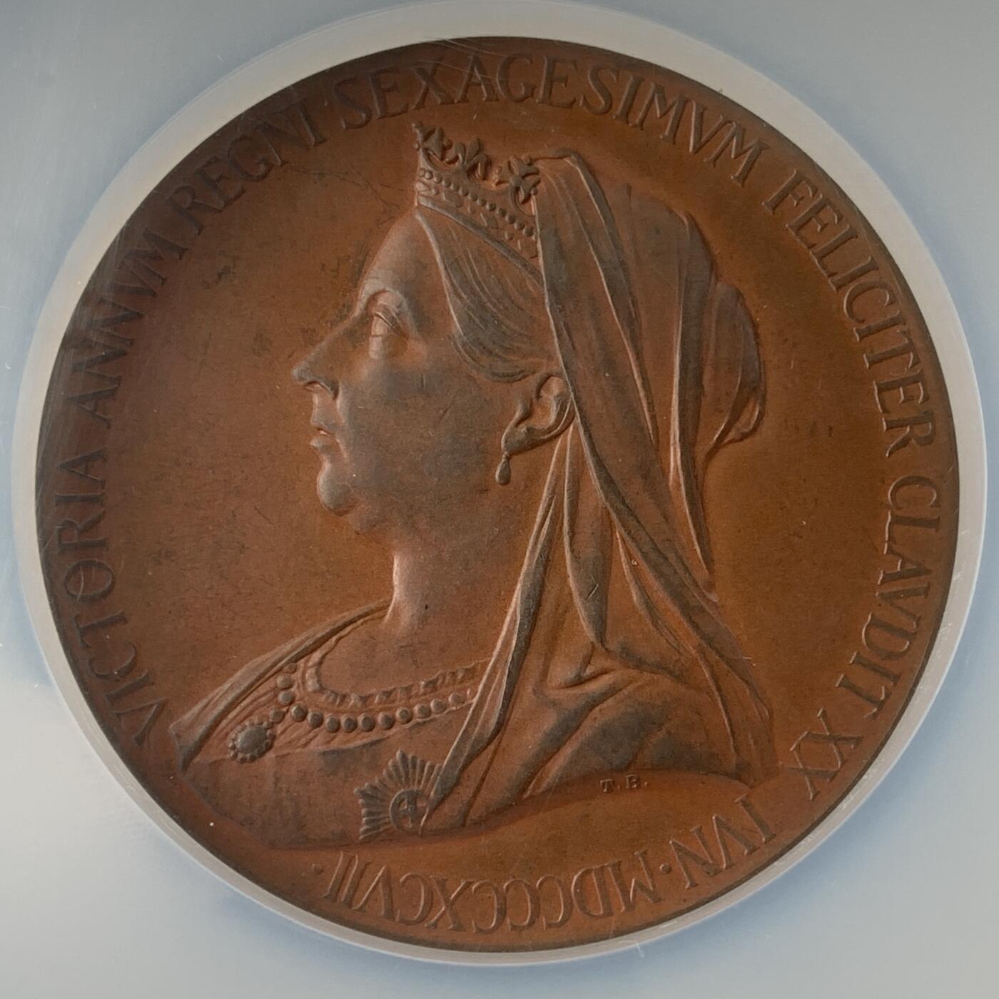 掌中浮雕-藏着的欧洲第041场 NGC MS63 : 1897年英国维多利亚女王登基60周年纪念铜章，55mm