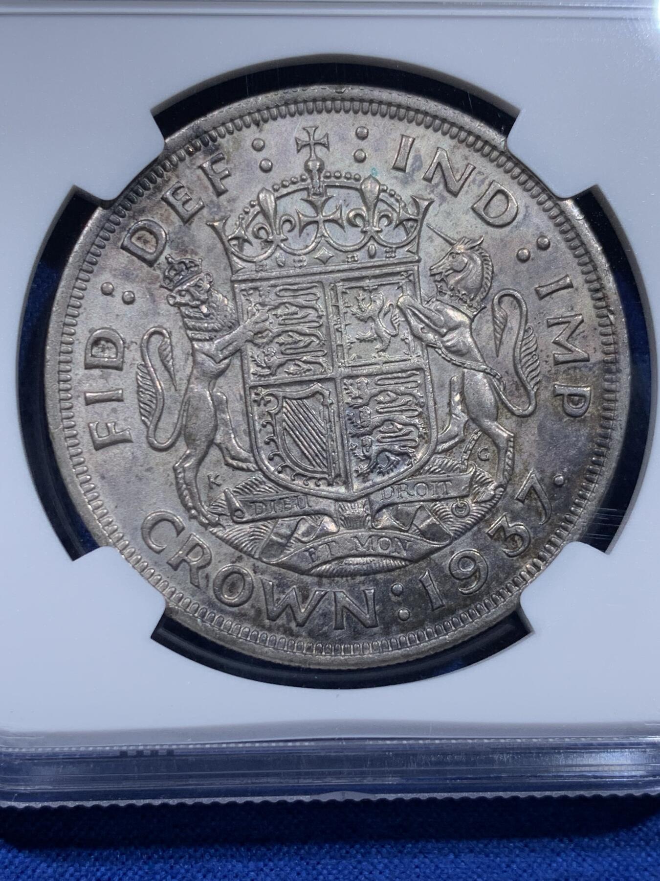 《竞宝斋》第437场 周日，周一2场连拍 （全场包邮） NGC MS62 英国1937年乔治六世克朗银币，原味状态，转光好品。