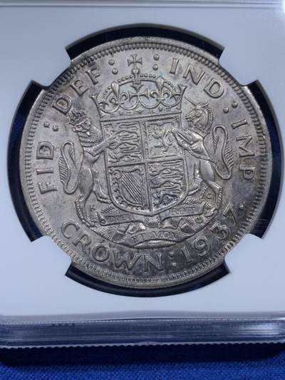 《竞宝斋》第437场 周日，周一2场连拍 （全场包邮） NGC MS62 英国1937年乔治六世克朗银币，原味状态，转光好品。