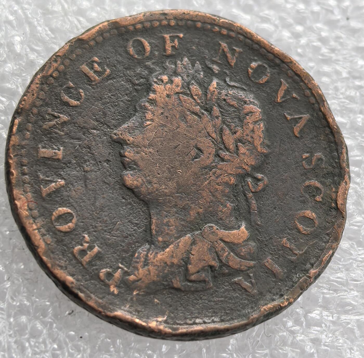 外国优质老铜币银币，周六九点倒数截拍，满百包邮，可寄存半年，喜欢朋友微信扫描二维码可直接参拍 加拿大新斯科舍省1823年半便士