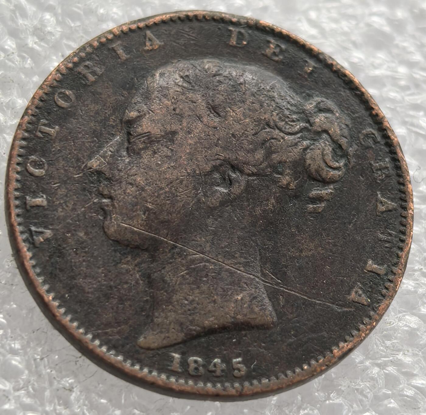 外国优质老铜币银币，周六九点倒数截拍，满百包邮，可寄存半年，喜欢朋友微信扫描二维码可直接参拍 英国1845年法新