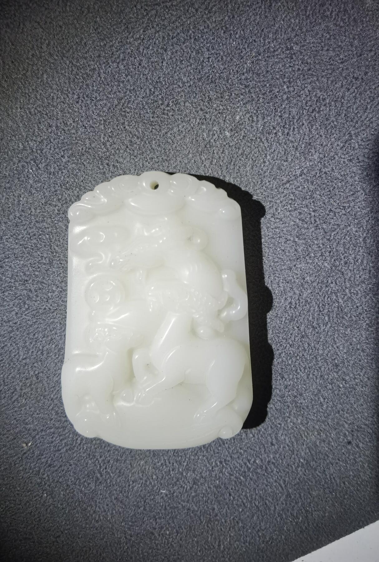 和田羊脂白玉吊坠