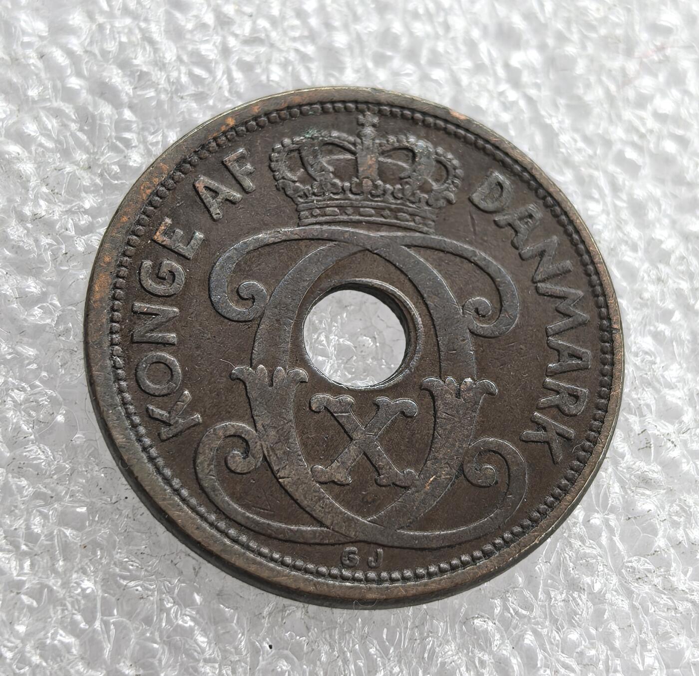 外国优质老铜币银币，周六九点倒数截拍，满百包邮，可寄存半年，喜欢朋友微信扫描二维码可直接参拍 丹麦1928年2欧尔