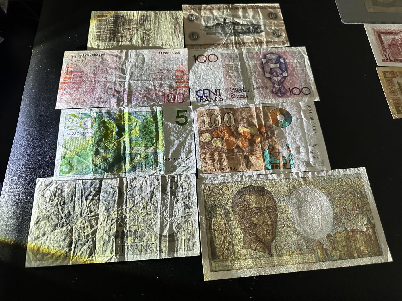 《外钞收藏家》第五百八十四期（优质场）（本平台长期征集拍品、欢迎藏友们联系合作） 意大利、比利时、法国、丹麦 8张一起 非全新 品相如图