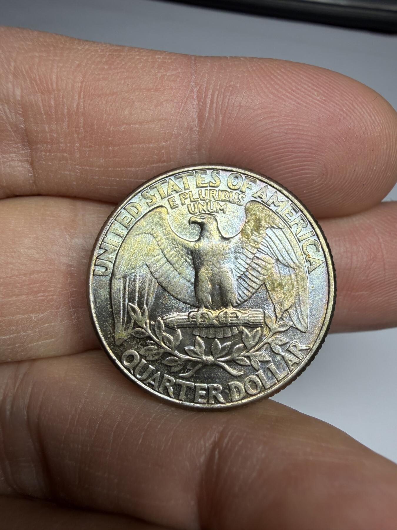 2025年集古藏今外币拍卖第十期-第5场—（总第285拍），可以寄存60天，满160元包邮。 1986年美国25美分，五彩包浆