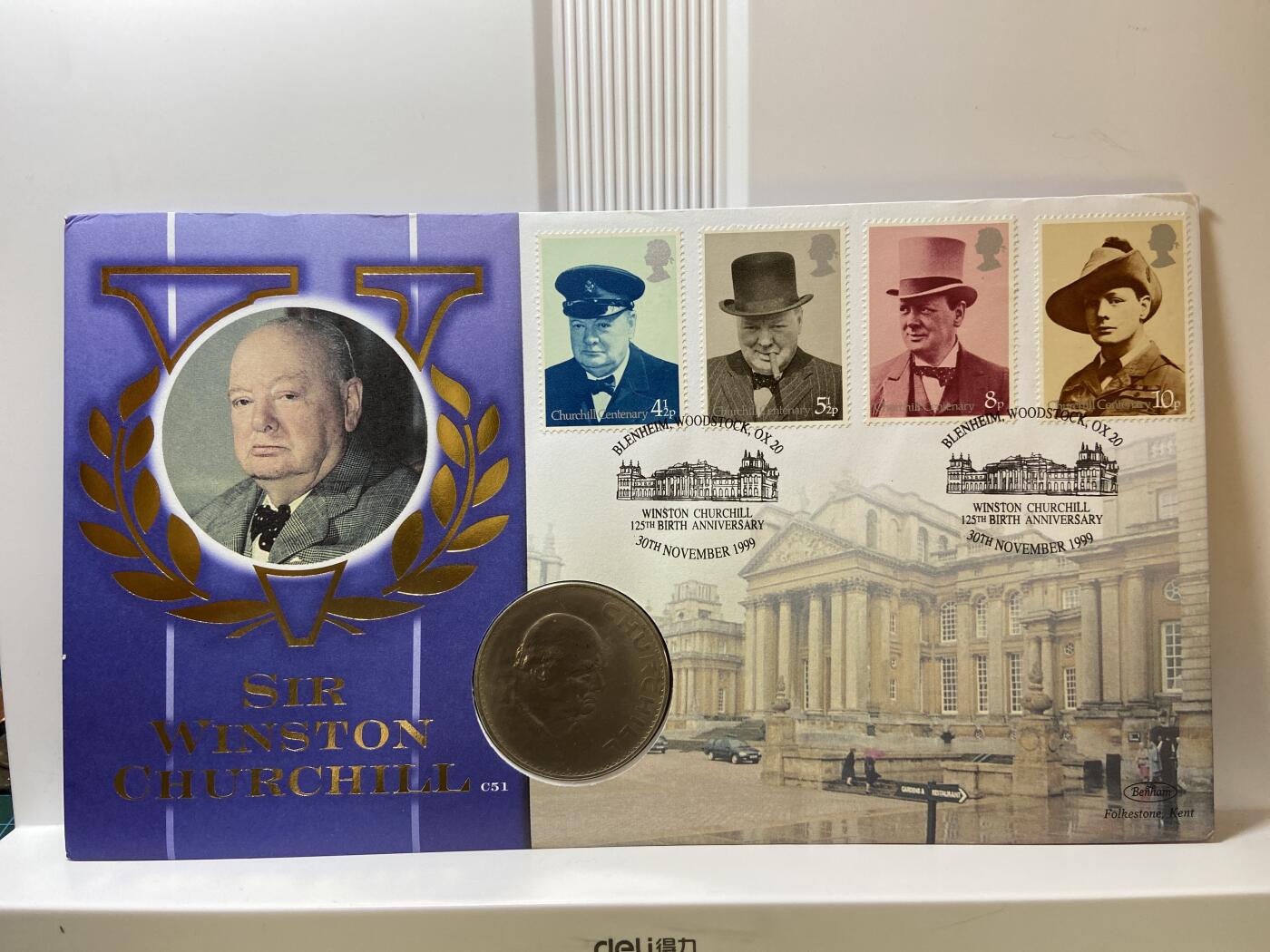 2025年第一百二十八场(总第一百五十四场）外国好品散币、邮币封和邮票场(免佣金) 大型邮币封–英国🇬🇧1965年25便士纪念币(1999年温斯顿·丘吉尔诞辰125重周年纪念封)