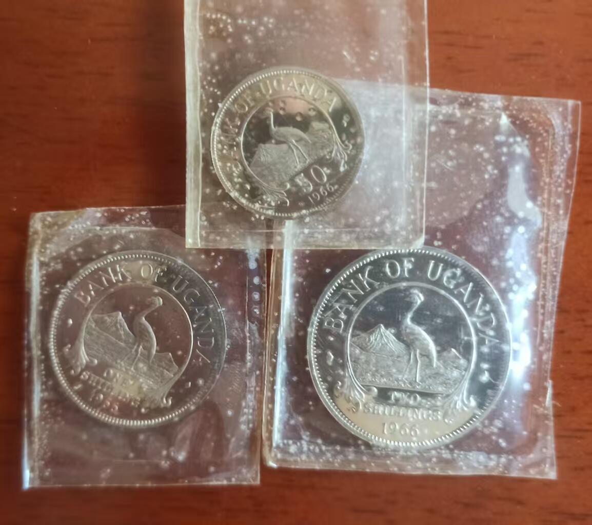 ❤️【币观天下】❤️ 第330期钱币拍卖- 2025.11.14周五晚上6点半场-长期征集拍品 乌干达1966年精制套币 英国皇家铸币厂品质保证 原封 斑点是塑封上的