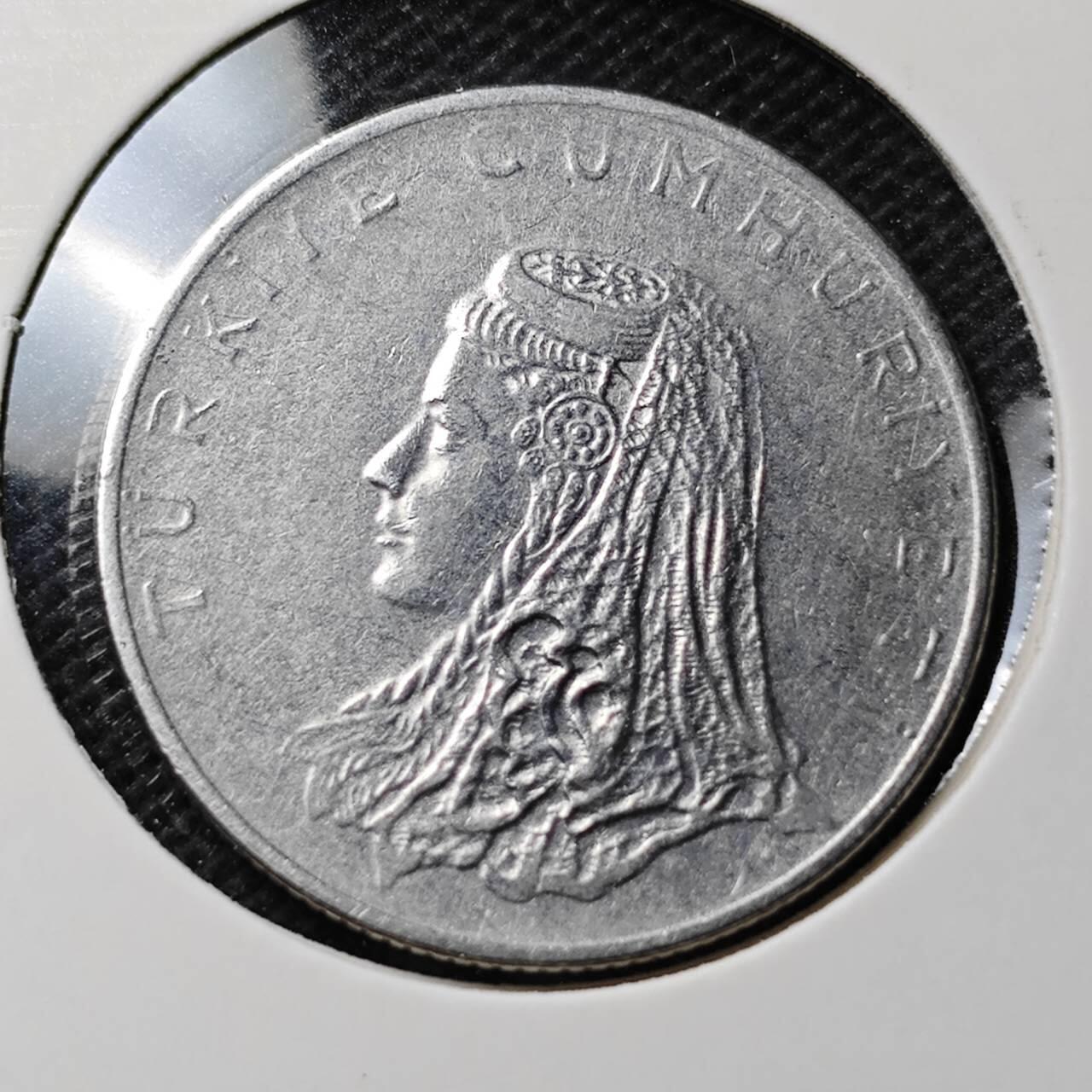 KK钱币收藏小铺  第368场  2月预留时间 周末发货  1972土耳其50库鲁 披纱女士